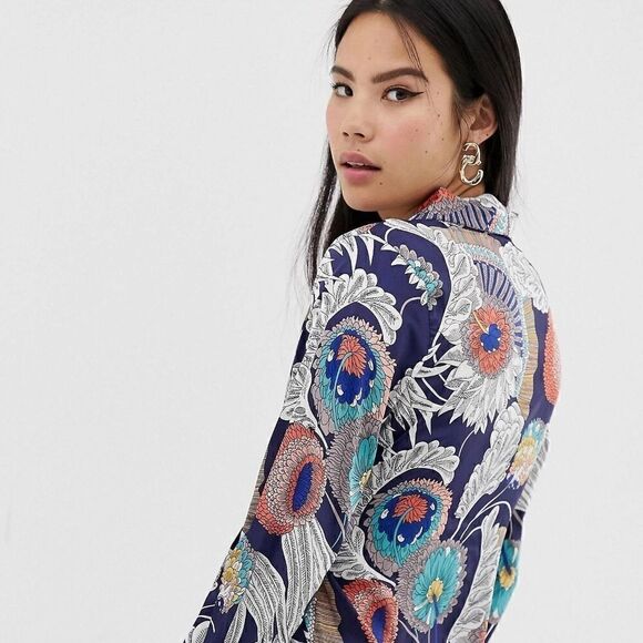 NWOT BRAVE SOUL wrap front blouse in navy floral - Picture 2 of 4